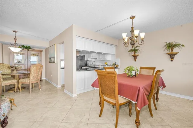 $2,900 | 634 Edgewater Drive, Unit 242, Dunedin, FL 34698