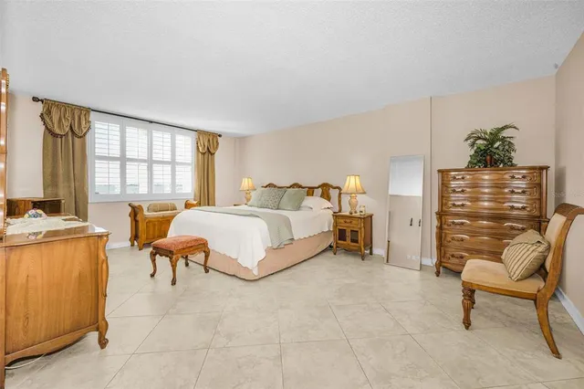 $2,900 | 634 Edgewater Drive, Unit 242, Dunedin, FL 34698