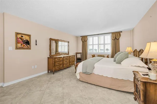 $2,900 | 634 Edgewater Drive, Unit 242, Dunedin, FL 34698