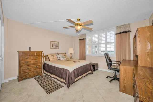 $2,900 | 634 Edgewater Drive, Unit 242, Dunedin, FL 34698