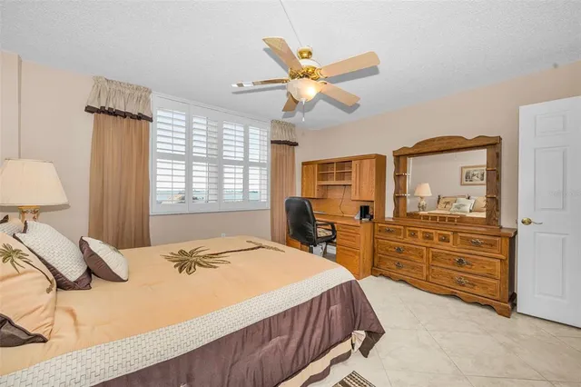 $2,900 | 634 Edgewater Drive, Unit 242, Dunedin, FL 34698