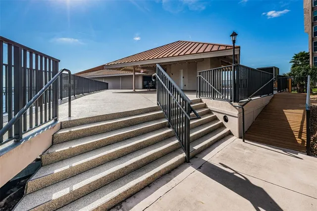 $2,900 | 634 Edgewater Drive, Unit 242, Dunedin, FL 34698