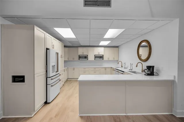 $2,900 | 634 Edgewater Drive, Unit 242, Dunedin, FL 34698