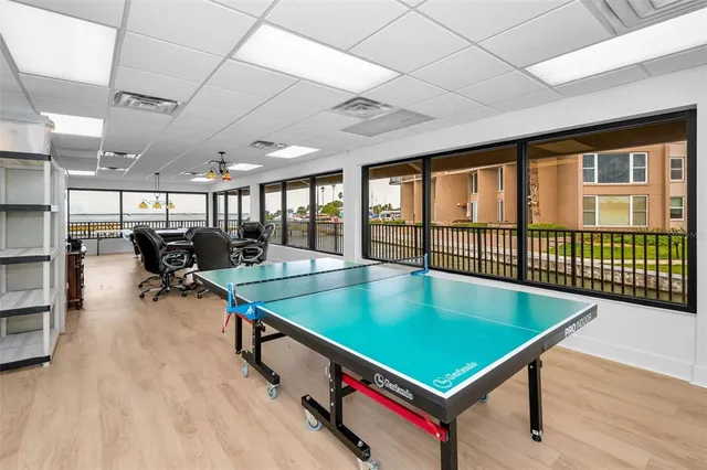 $2,900 | 634 Edgewater Drive, Unit 242, Dunedin, FL 34698