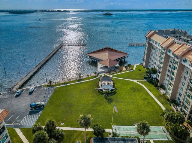 $2,900 | 634 Edgewater Drive, Unit 242, Dunedin, FL 34698