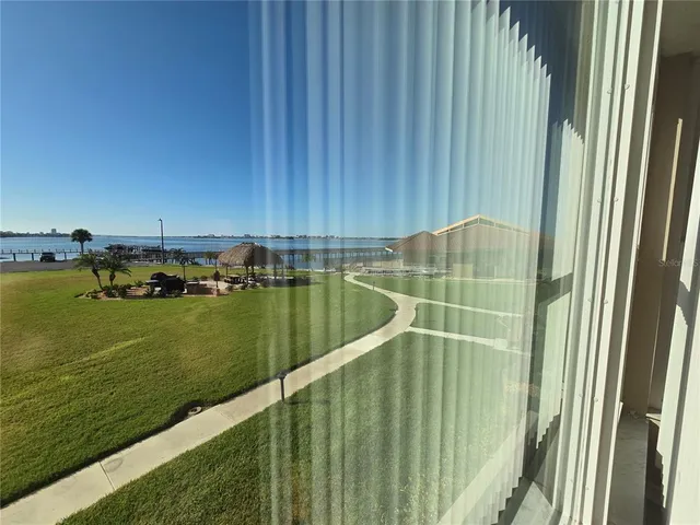 $2,900 | 634 Edgewater Drive, Unit 242, Dunedin, FL 34698