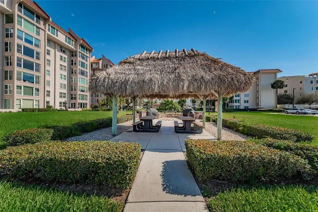 $2,900 | 634 Edgewater Drive, Unit 242, Dunedin, FL 34698