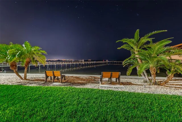 $2,900 | 634 Edgewater Drive, Unit 242, Dunedin, FL 34698