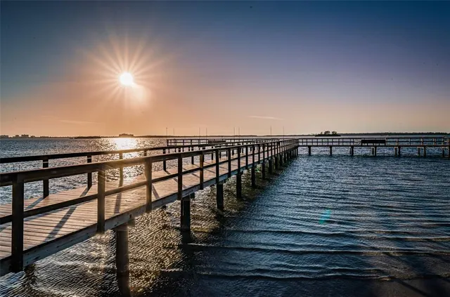 $2,900 | 634 Edgewater Drive, Unit 242, Dunedin, FL 34698