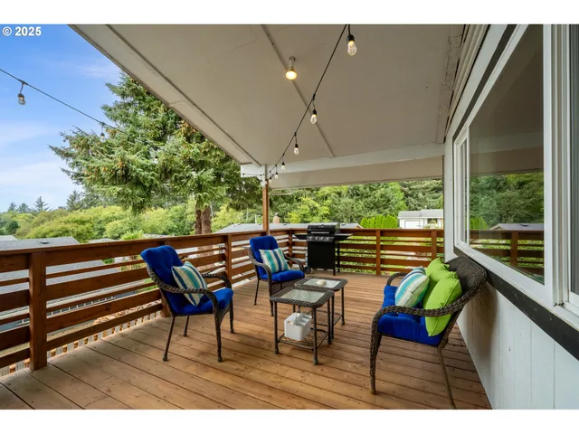 a view of a outdoor seating area with furniture