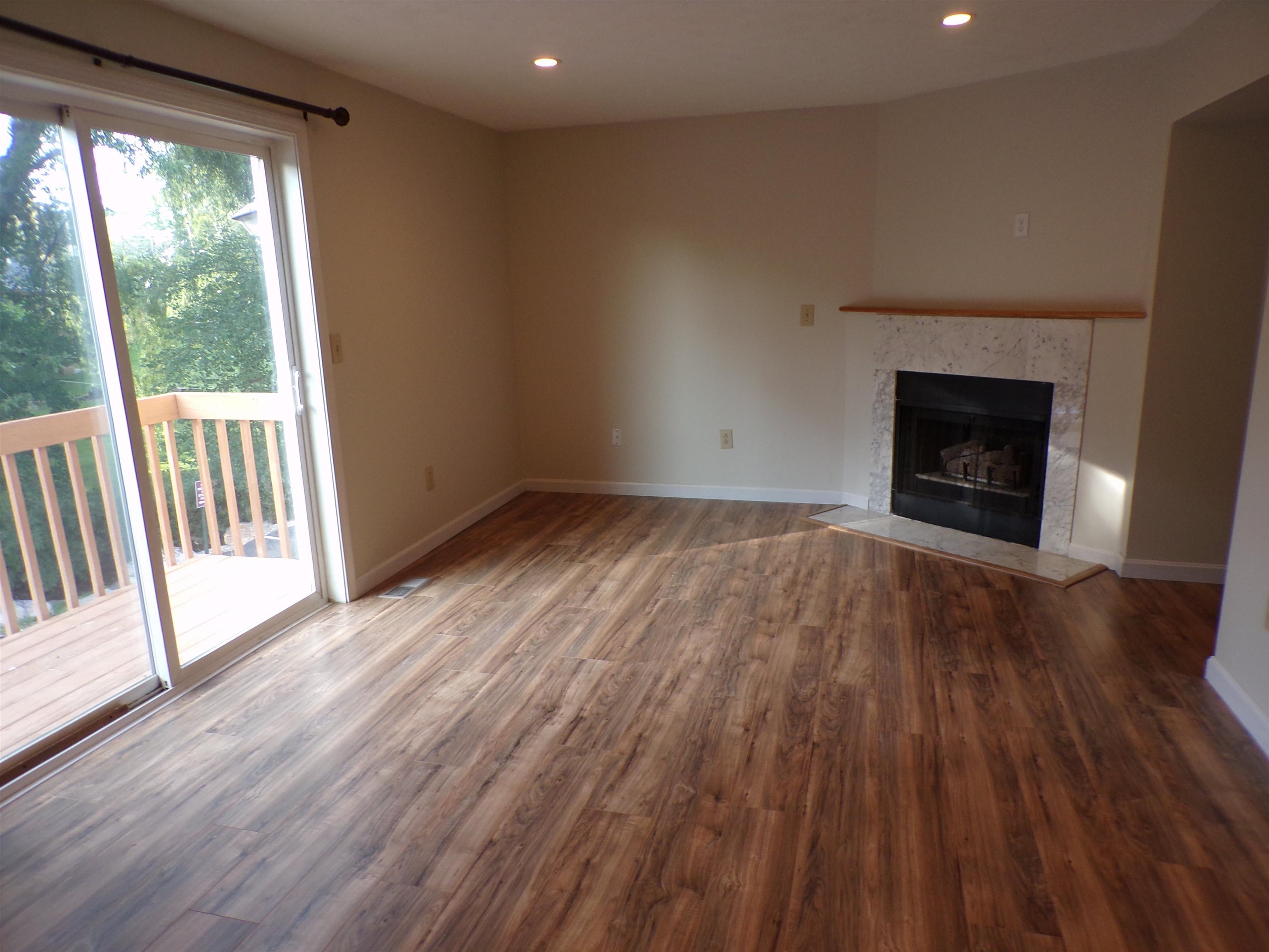 128 Weston Road Manchester, NH 03103 - Photo 2 of 21