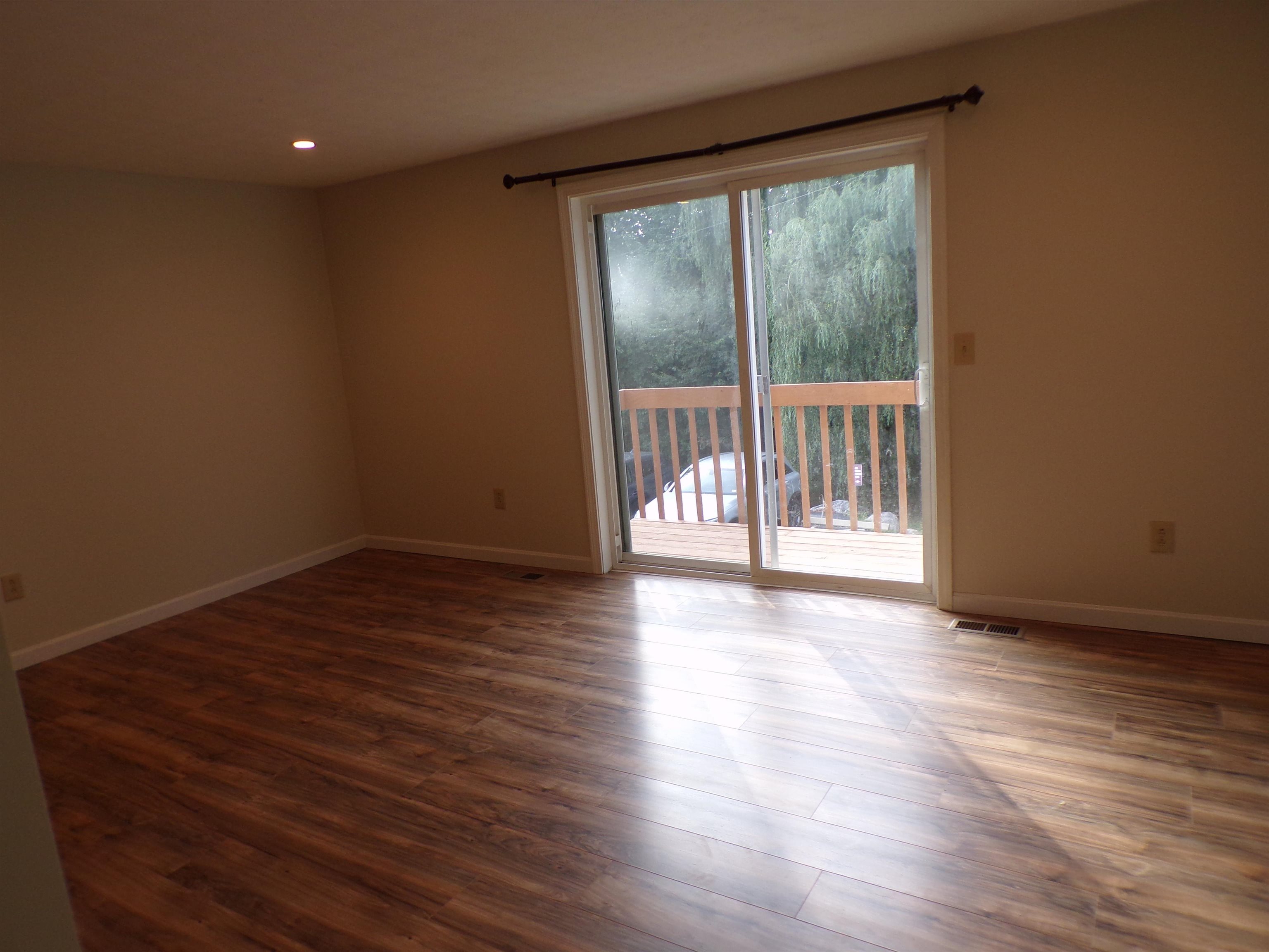 128 Weston Road Manchester, NH 03103 - Photo 3 of 21