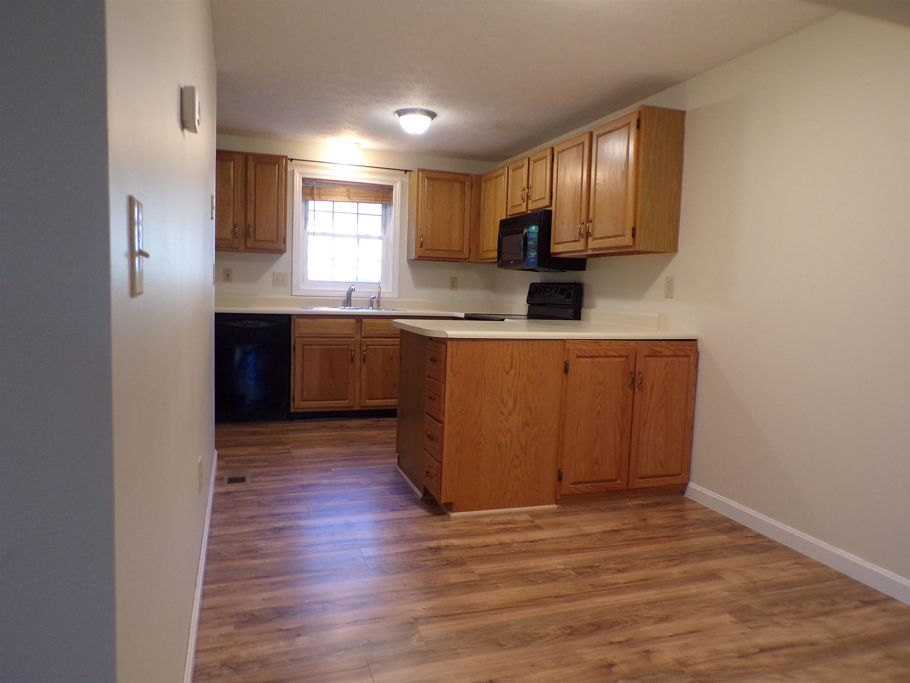 128 Weston Road Manchester, NH 03103 - Photo 7 of 21