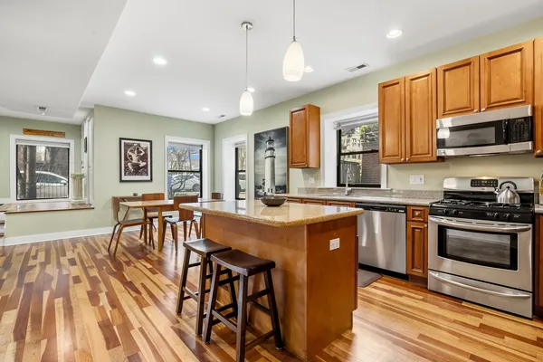 $374,900 | 1234 West Bryn Mawr Avenue, Unit G, Chicago, IL 60660