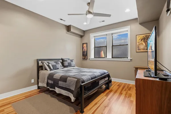 $374,900 | 1234 West Bryn Mawr Avenue, Unit G, Chicago, IL 60660