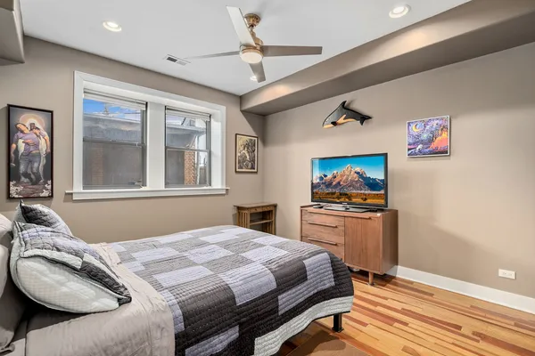 $374,900 | 1234 West Bryn Mawr Avenue, Unit G, Chicago, IL 60660