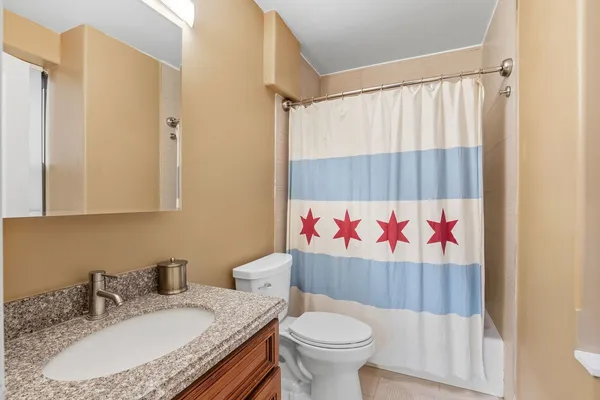 $374,900 | 1234 West Bryn Mawr Avenue, Unit G, Chicago, IL 60660