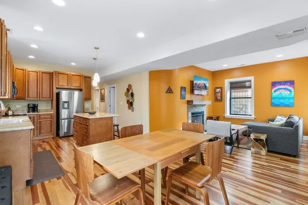 $374,900 | 1234 West Bryn Mawr Avenue, Unit G, Chicago, IL 60660