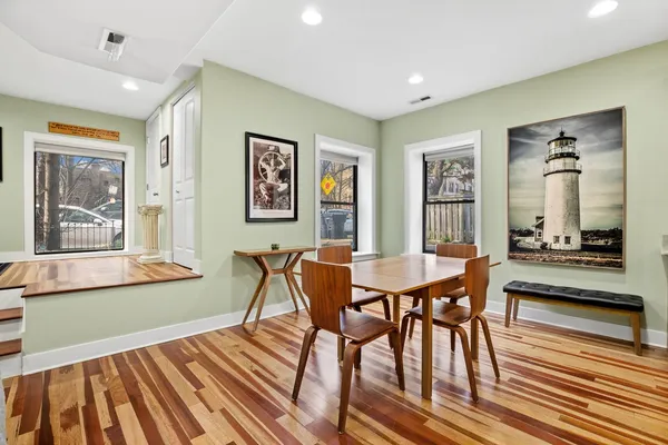 $374,900 | 1234 West Bryn Mawr Avenue, Unit G, Chicago, IL 60660