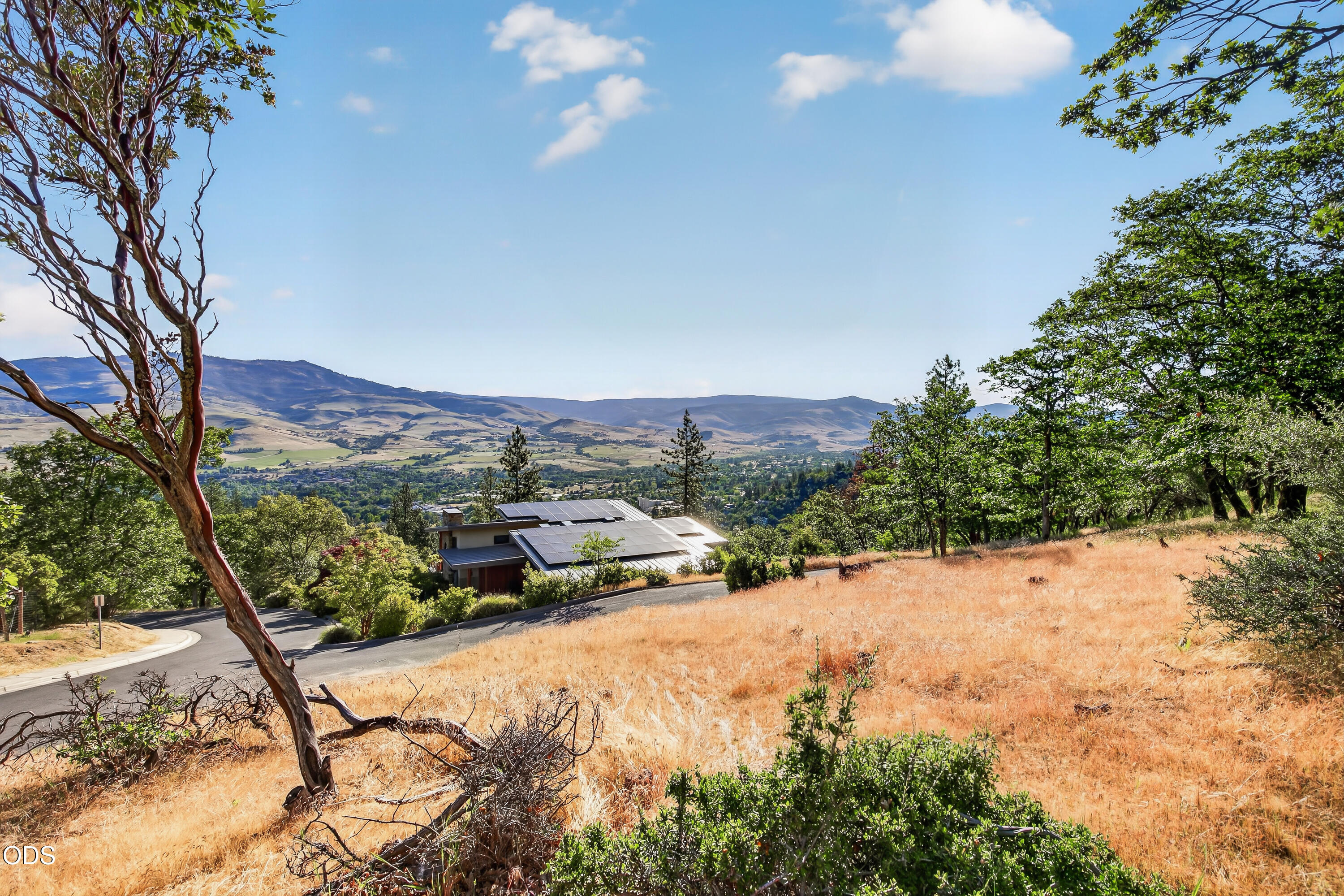163 Hitt Road Ashland, OR 97520 - Photo 4 of 19