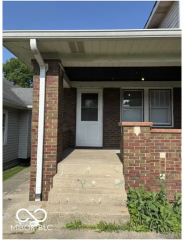 $1,100 | 102 Wallace Avenue, Indianapolis, IN 46201