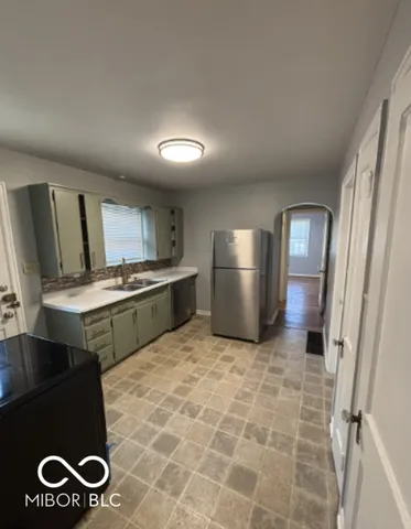 $1,100 | 102 Wallace Avenue, Indianapolis, IN 46201