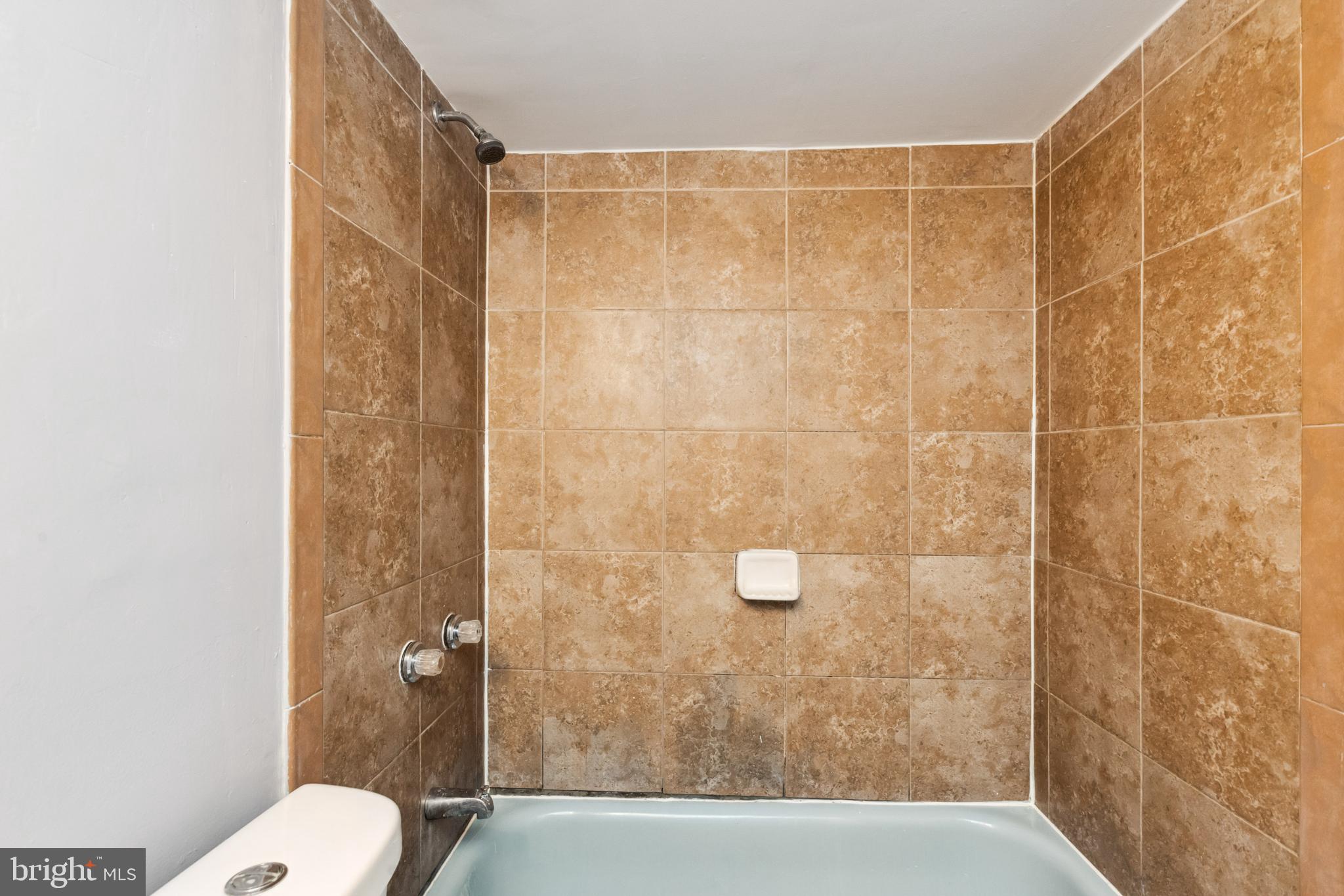 7979 Riggs Road, Unit 5 Hyattsville, MD 20783 - Photo 19 of 30 bathroom
