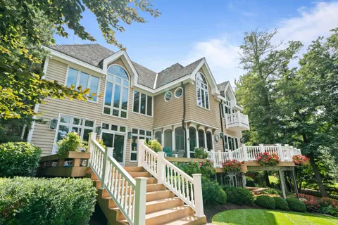 $10,995,000 | W2908 Walcowis Drive, Linn, WI 53147