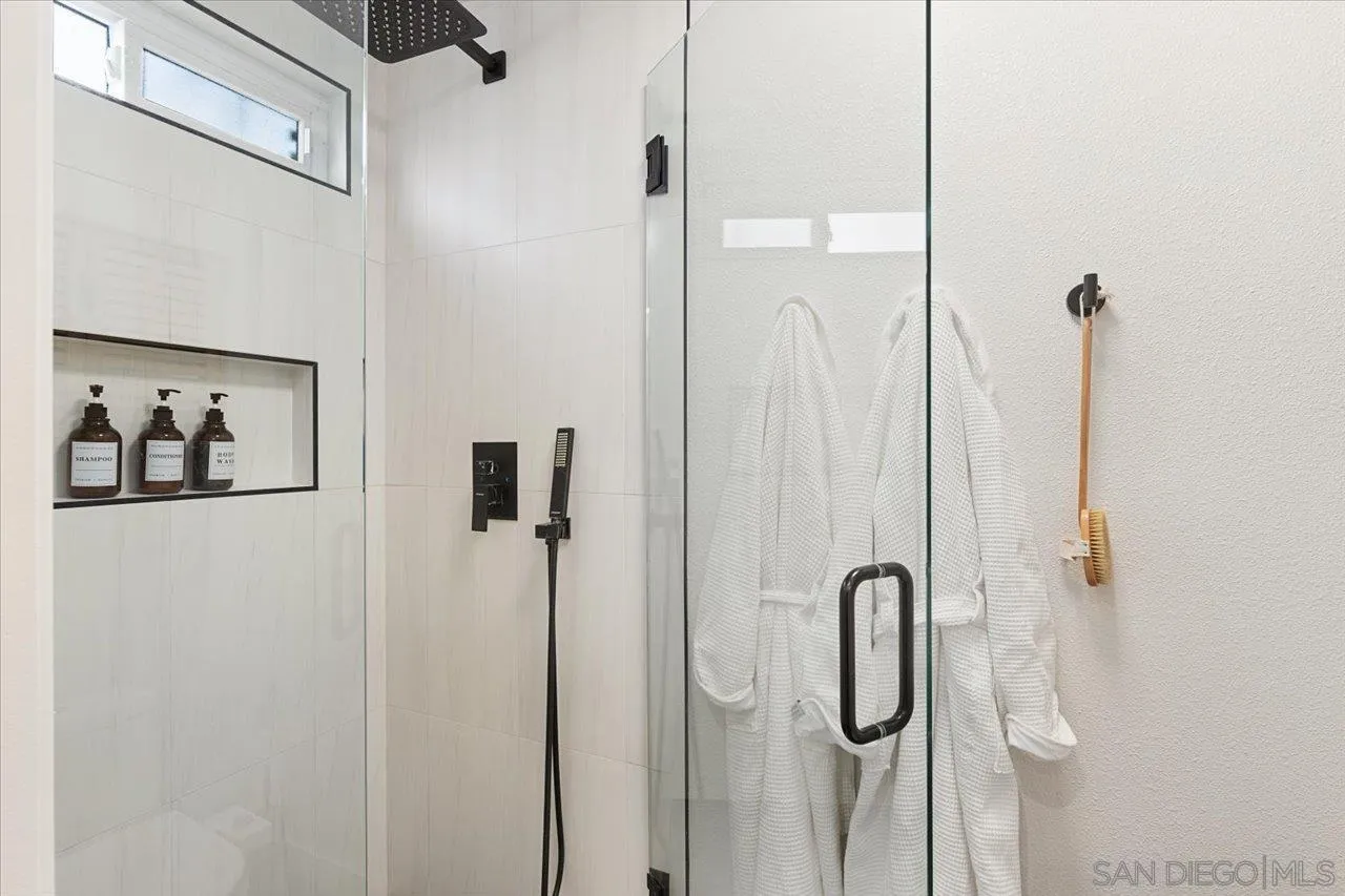 101 Rodney Avenue Encinitas, CA 92024 - Photo 15 of 31 a bathroom with a shower