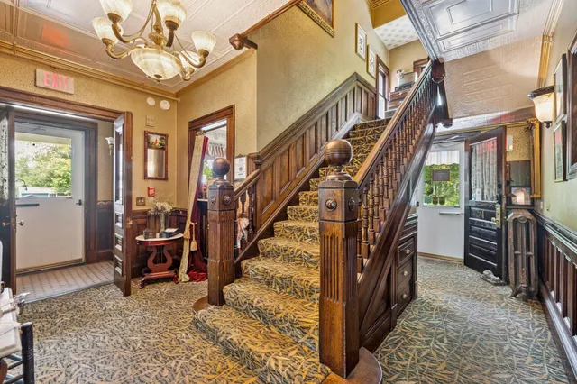 $2,599,000 | 41 Pleasant Street, Woodstock, VT 05091