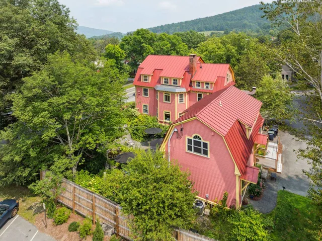 $2,599,000 | 41 Pleasant Street, Woodstock, VT 05091