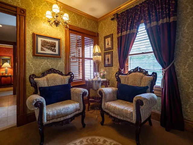 $2,599,000 | 41 Pleasant Street, Woodstock, VT 05091