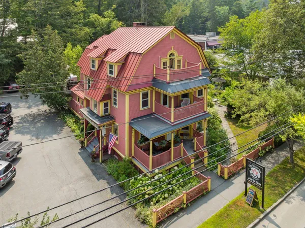 $2,599,000 | 41 Pleasant Street, Woodstock, VT 05091
