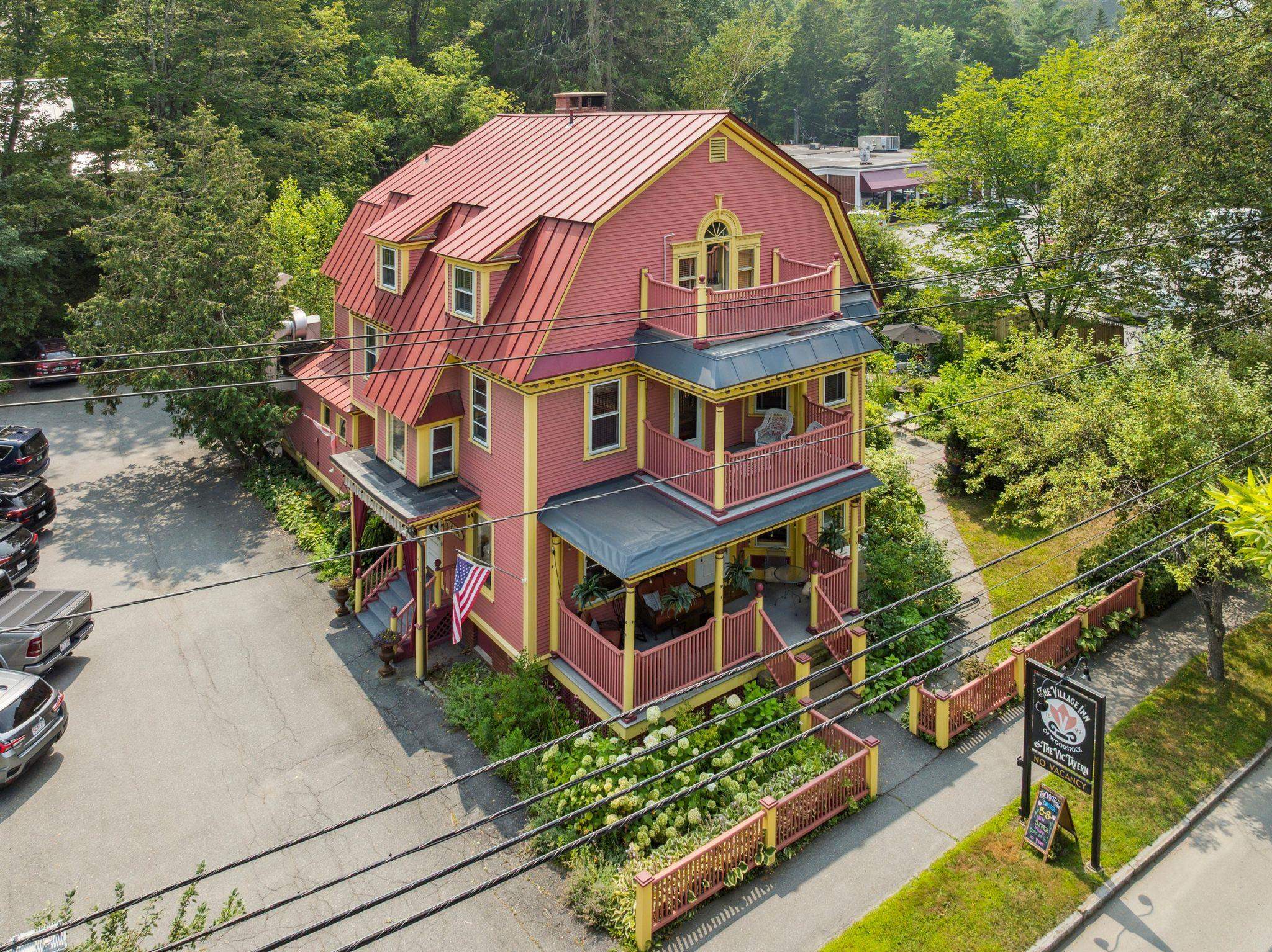 41 Pleasant Street Woodstock, VT 05091 - Photo 4 of 53