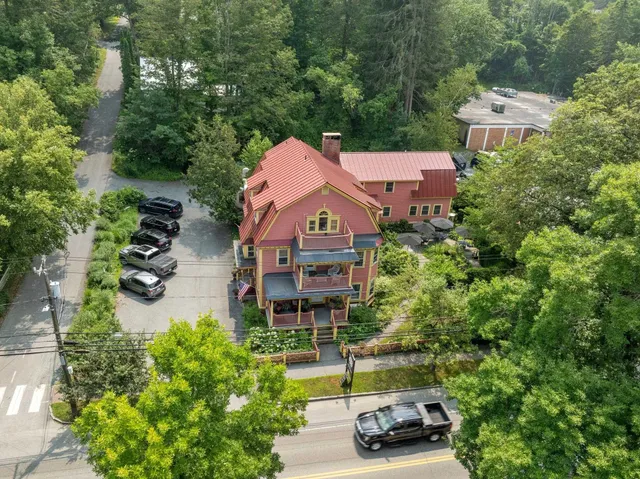 $2,599,000 | 41 Pleasant Street, Woodstock, VT 05091