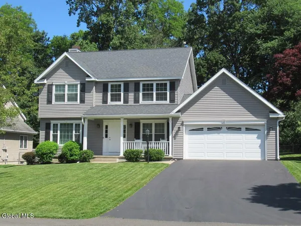 $639,500 | 11 Elaine Court, Colonie, NY 12110