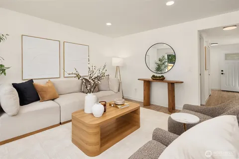 $935,000 | 13216 Northeast 139th Place, Kirkland, WA 98034