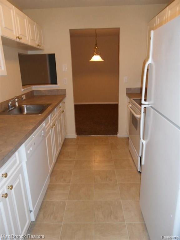 3643 Tremonte Circle Rochester, MI 48306 - Photo 5 of 16