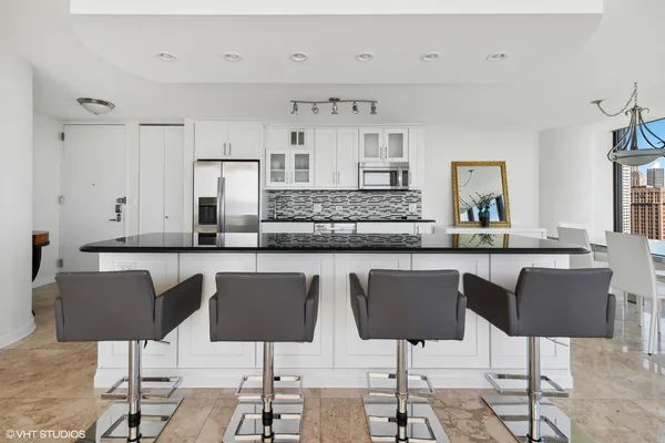 $3,500 | 505 North Lake Shore Drive, Unit 1704, Chicago, IL 60611