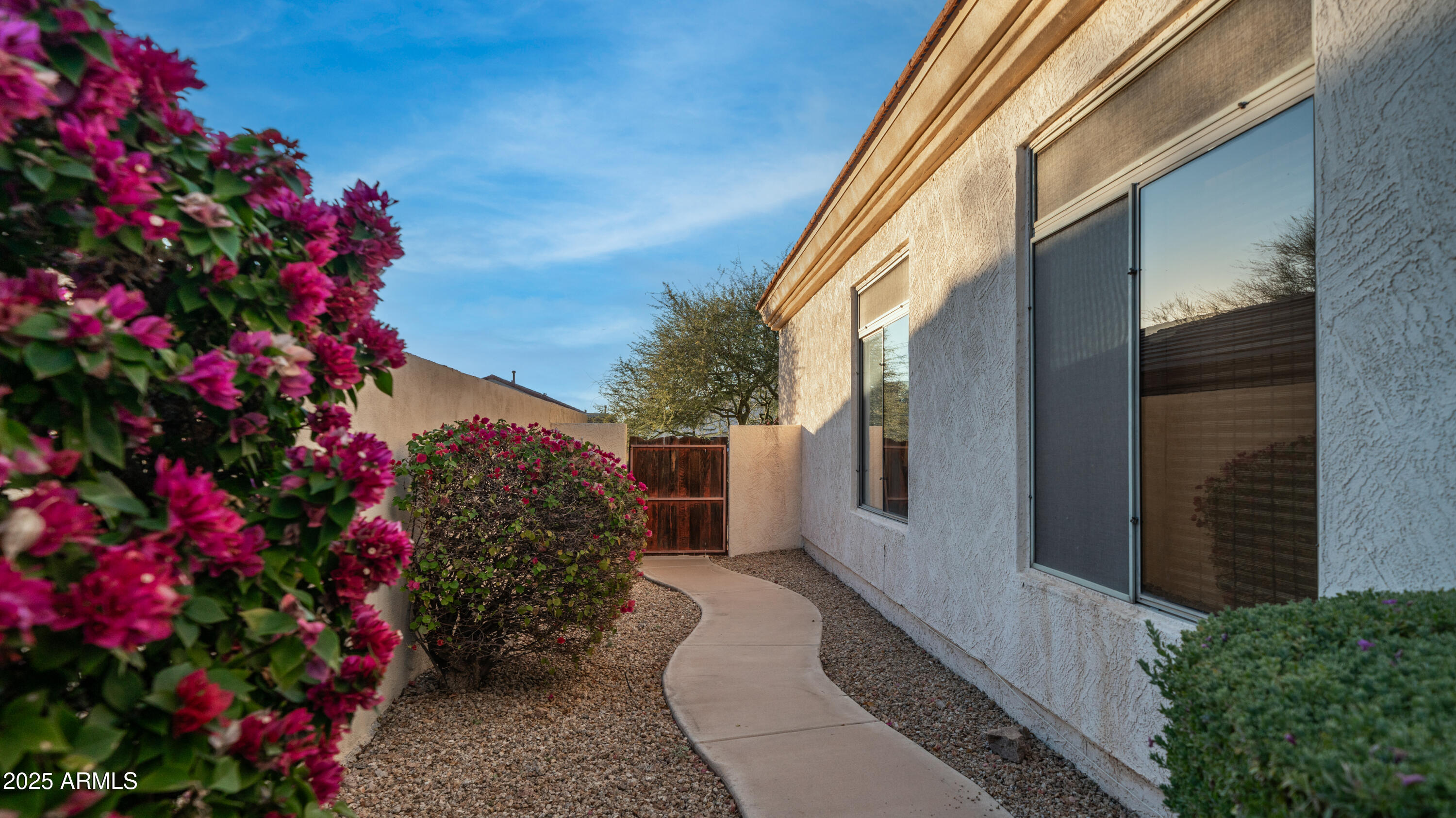 6334 East Viewmont Drive, Unit 17 Mesa, AZ 85215 - Photo 31 of 39 Sideyard