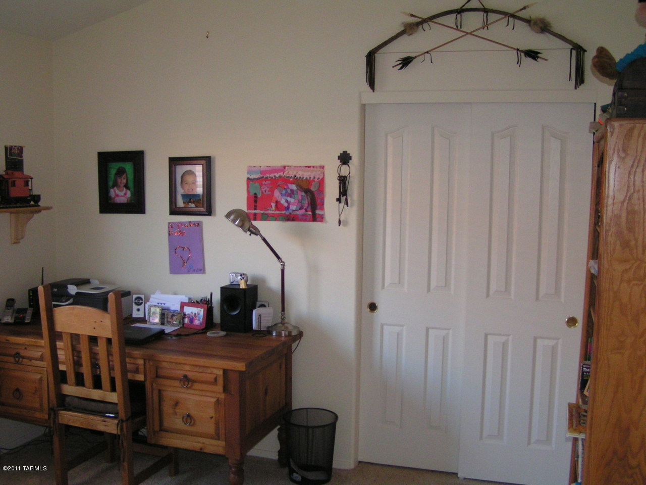 3250 South Thunder Chorus Road Tucson, AZ 85713 - Photo 11 of 19 Gallery Image 11