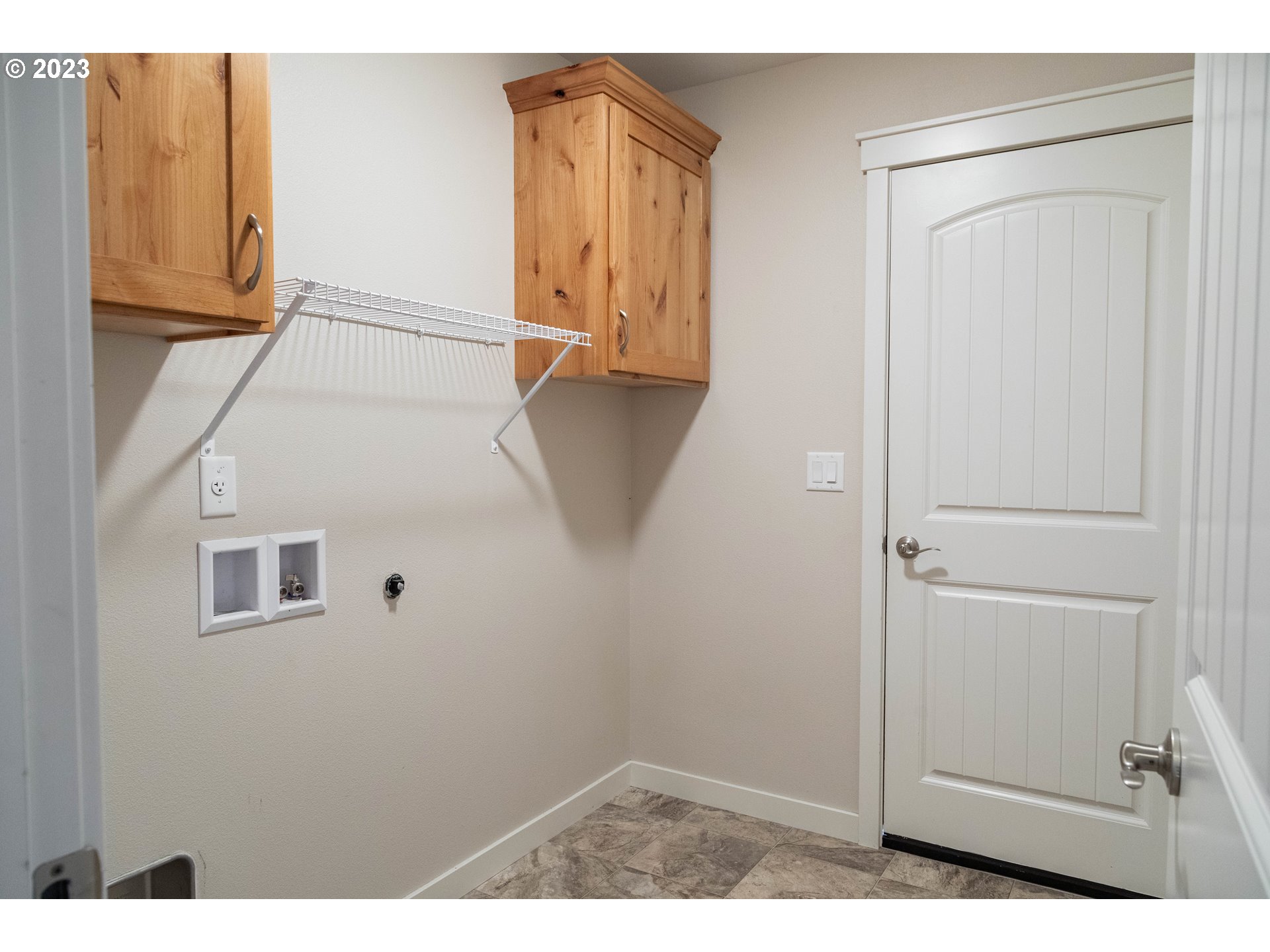 769 Southeast Meadows Loop Sheridan, OR 97378 - Photo 17 of 20 a view of walk in closet