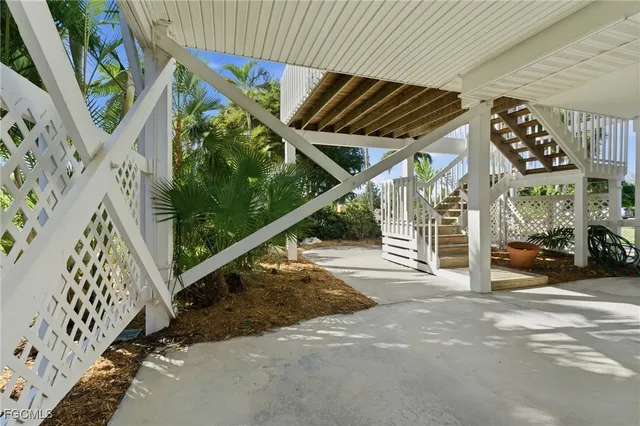 $1,100,000 | 16368 Estuary Court, Bokeelia, FL 33922