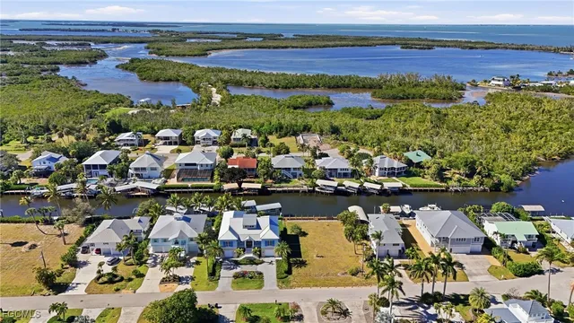 $1,100,000 | 16368 Estuary Court, Bokeelia, FL 33922