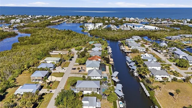 $1,100,000 | 16368 Estuary Court, Bokeelia, FL 33922