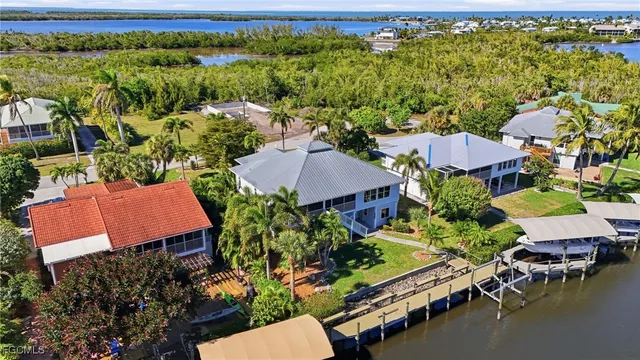 $1,100,000 | 16368 Estuary Court, Bokeelia, FL 33922
