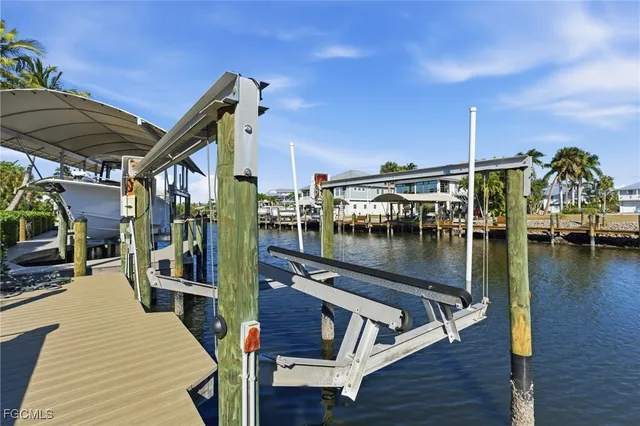 $1,100,000 | 16368 Estuary Court, Bokeelia, FL 33922