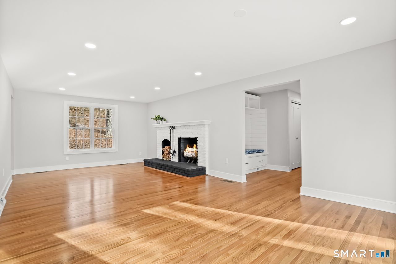 202 Hogan Road Hamden, CT 06518 - Photo 16 of 40