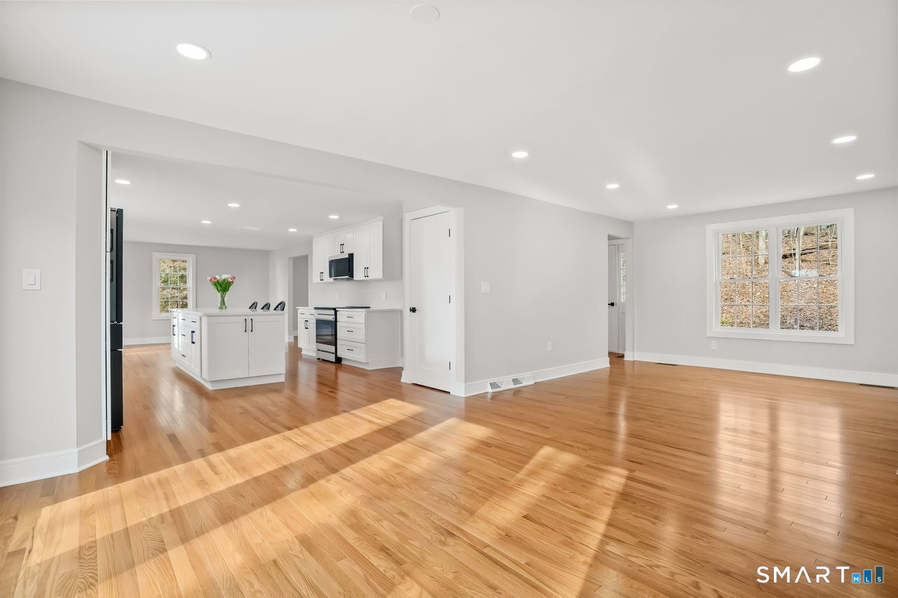 202 Hogan Road Hamden, CT 06518 - Photo 17 of 40