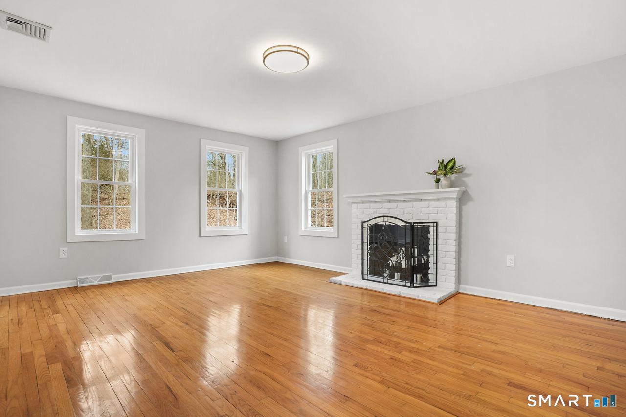 202 Hogan Road Hamden, CT 06518 - Photo 24 of 40